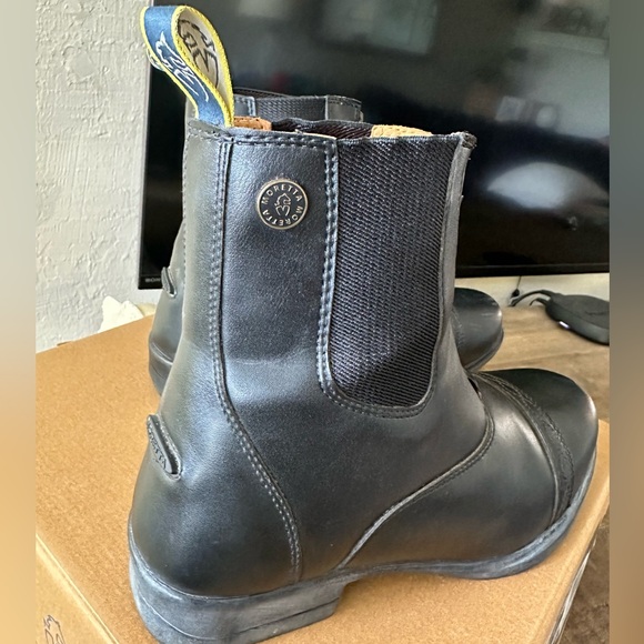 Women's Equestrian Riding Boots - Picture 10 of 11